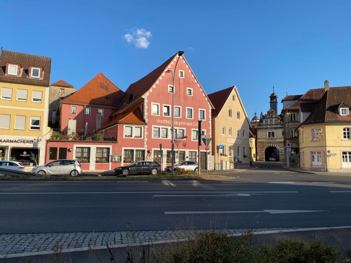 Gasthof Zum Goldenen Schiff - Lehm, Stil & Altstadtflair 马克特布赖特 外观 照片