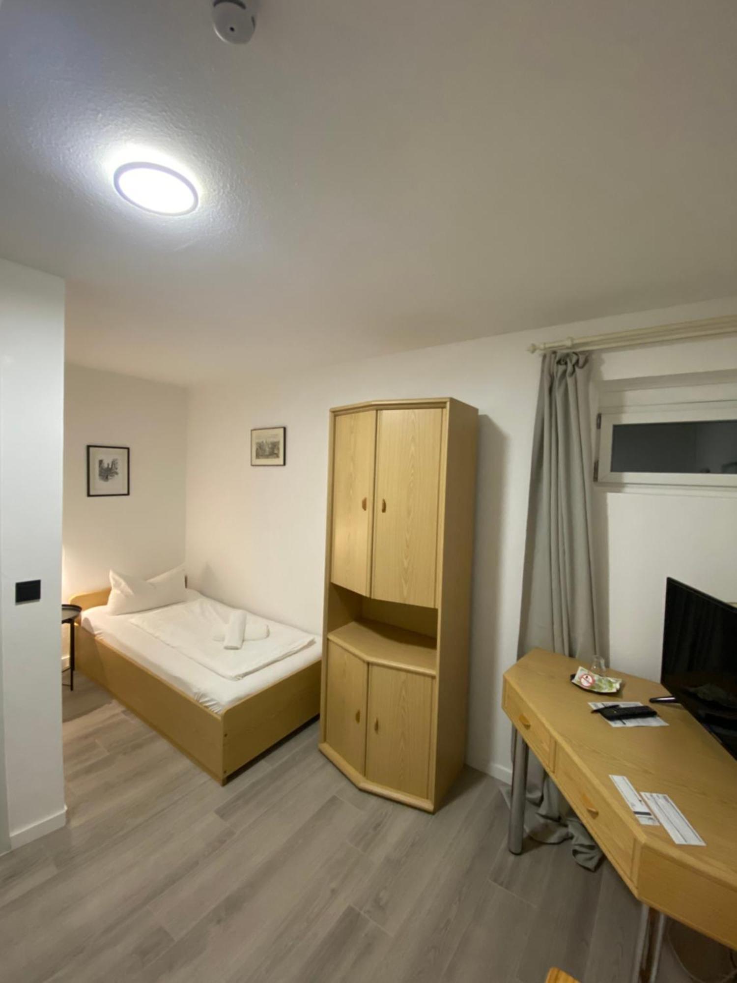 Gasthof Zum Goldenen Schiff - Lehm, Stil & Altstadtflair 马克特布赖特 外观 照片